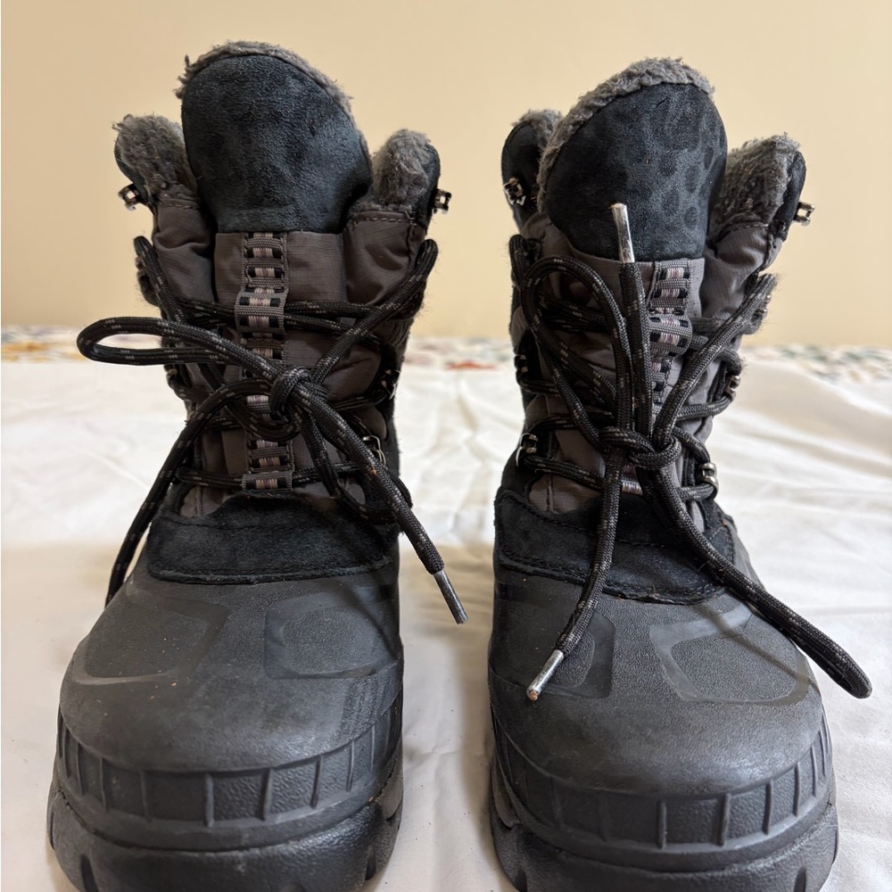Sorel Tivoli  Women’s Waterproof Snow Boots Size 8